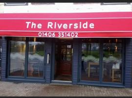 The Riverside, міні-готель з рестораном у місті Sutton Bridge