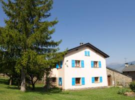 Blue House, viešbutis mieste Urtx