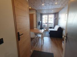 Appartement 5 p. PIED DE PISTE., готель у місті La Plagne Tarentaise