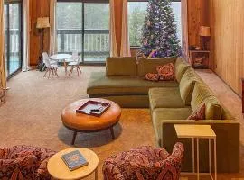 Jackalope Lodge