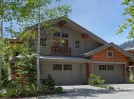 Taluswood The Heights 13 - Luxury Home w/ Balconies, Hot Tub, Views, Garage - Whistler Platinum
