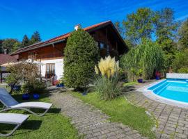 Haus Mona ****, hotel with pools in Bad Heilbrunn