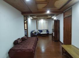 Himalayan Den, apartamento em Shamshi