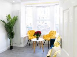 Open Mind Property - 6 Luxury Bedrooms with Free Parking, khách sạn ở Portsmouth
