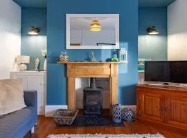Family Home with Bunk Beds, Courtyard, TV & Beach