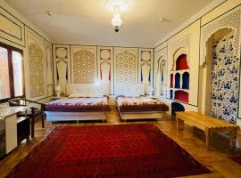 "CHOR MINOR" BOUTIQUE HOTEL Bukhara Old Town UNESCO HERITAGE List Est-Since 1826 Official Partner of Milano La Rosse Aroma，布哈拉的飯店