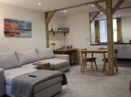Vintage Beach House, hotel with parking in Lower Largo