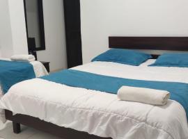 Hotel Mykonos Manta: Manta, Eloy Alfaro Uluslararası Havaalanı - MEC yakınında bir otel