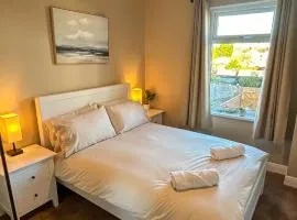 Sandy Shores Holiday Home - Great for family stays and contractors