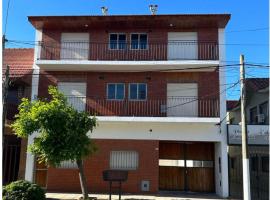 Lo de Carlos, hotel in Santa Teresita