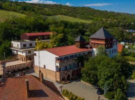 Hotel Kaskáda Kurdějov - Bed and Breakfast, hotel in Kurdějov