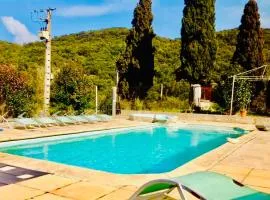 Domaine de Gourgounet gîte à la ferme, Gite de groupe 25 couchages avec piscine privative