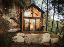 Tiny Cabin in RRG - The Taoist, üdülőház Rogersben