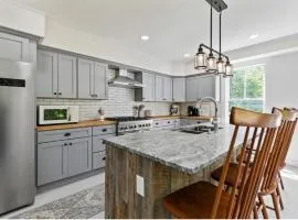 The Blueberry House - Spacious, Family & Pet-Friendly Retreat near Sebago Lake