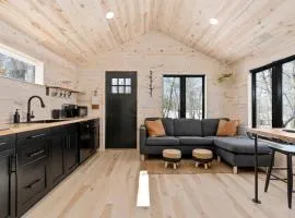 *Tiny House Luxury Getaway: Solo Stove, Adventure*