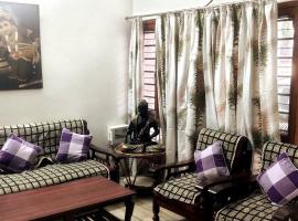 Sweet Home,Stay with Maneesha&Ajay 3Rooms Kitchen, cheap hotel in Lucknow