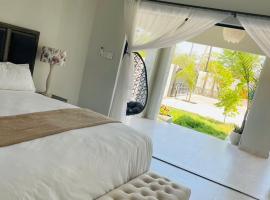 Luna Holiday Home, hotel i Maun