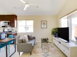 Cupertino 2br w balcony parking nr dining SFO-1570