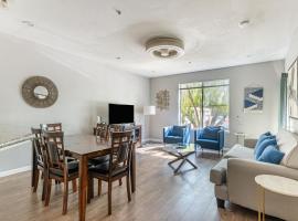 Sunnyvale 2br w pool nr eclectic dining SFO-1581, hotel in Sunnyvale