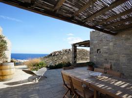 Traditional Cycladic Stone House, casa de campo em Serifos Chora