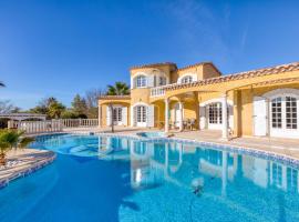 La Madrague St Vincent Apt A, hotel i Le Grau-dʼAgde