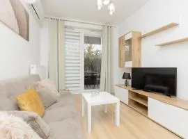 Apartment with AC Warsaw Mokotów Business Centre by Noclegi Renters