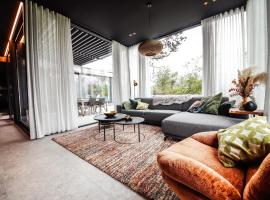 Maison Sauvage super modern near Somme-Leuze, casa o chalet en Somme-Leuze