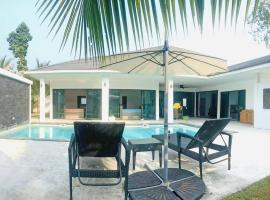 Maret Three Bedrooms Pool Villa، فندق في Ban Lamai