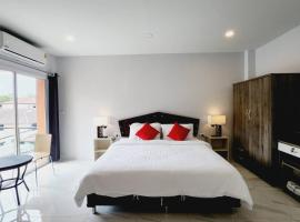 PR ROOM FOR RENT, hotell i Kamala Beach