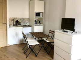 Logement neuf, tout confort, au coeur du village, hôtel à Saint-Didier