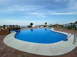 Lovely Seaside Luxury Penthouse, Hotel in Alcaidesa