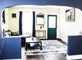 Cozy City Retreat Near Downtown Indianapolis- Private Bedroom