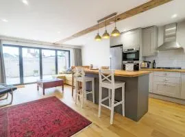 The Hive - Pet Friendly House - Emsworth