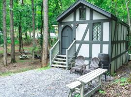 Tiny Home Cottage Near the Smokies #4 Stella, microcasă din Sevierville
