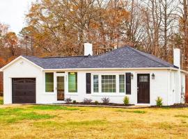 Newly Renovated Salem Road Ranch, holiday home in Lincolnton