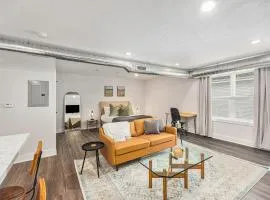 Modern Manor - Brand New Corporate Apt Downtown