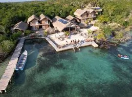 Santa Lova Eco-hostel Isla Tintipan