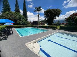 Villa Alejandra Del Quindio, hotel v mestu Calarcá