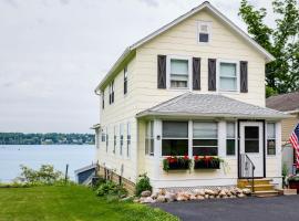 Cayuga Lakeview Charmer, villa in Seneca Falls