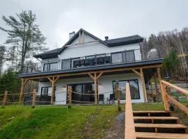 Le Chalet Saint-Cerf - Ski, Waterfront and Spa