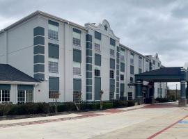 Super 8 by Wyndham San Antonio/Alamodome Area, hotel near Mission San Jose, San Antonio