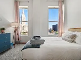 Skyloft Condo - Walk To Stadiums - City Views