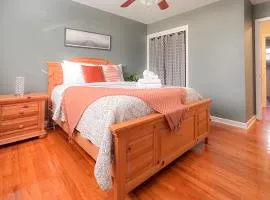 Peaceful Bungalow Near Capitol, Campus & Hospitals