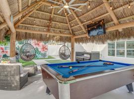 Stunning North Palm Beach Retreat with Heated Pool!, hotel que admite mascotas en North Palm Beach