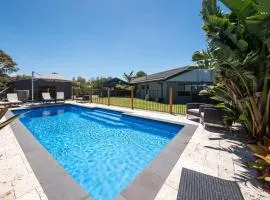 Waterfall Gully Retreat with Gas heated Pool