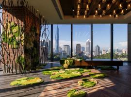 Hotel Indigo Kuala Lumpur on the Park by IHG, hotel in Kuala Lumpur