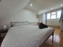 Eastwood Rooms, pension in Goodmayes