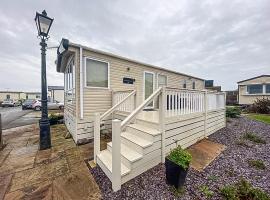 Lovely 6 Berth Caravan With Decking And Wifi In Kent, Ref 47017c、ウィスタブルのグランピング施設