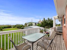 Family Tides - Ruakaka Holiday Home, hotel in Ruakaka