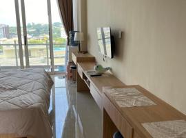 Apartment Thamrin City Nagoya, hotel in Jodoh